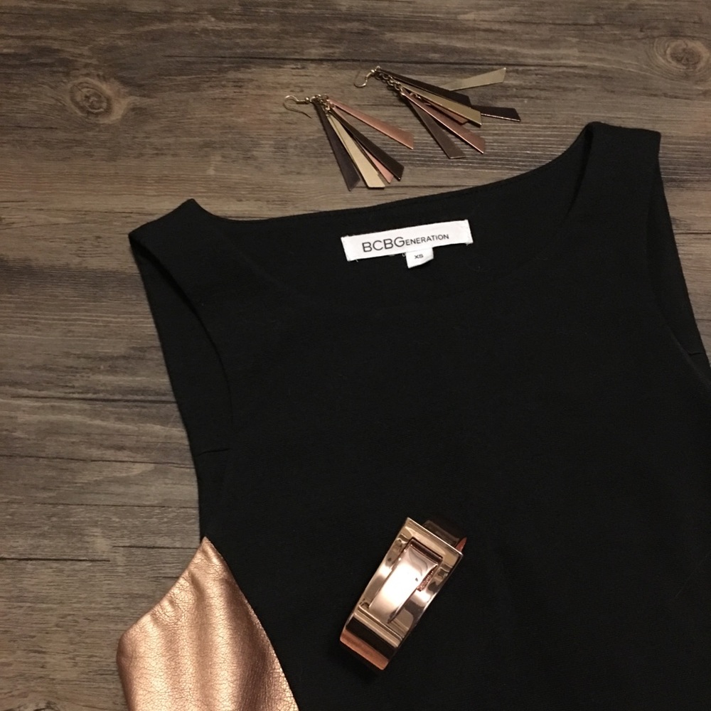 Rose gold/copper and gold earrings